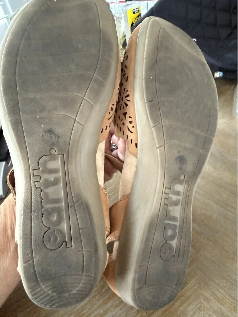 Earth Orgins Closed Toe Maryjane Flats Size 7 Wide Comfort Shoes